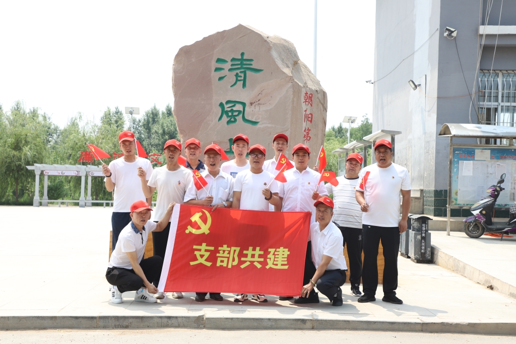 追寻红色记忆,传承红色精神(图4) 追寻红色记忆,传承红色精神(图4)