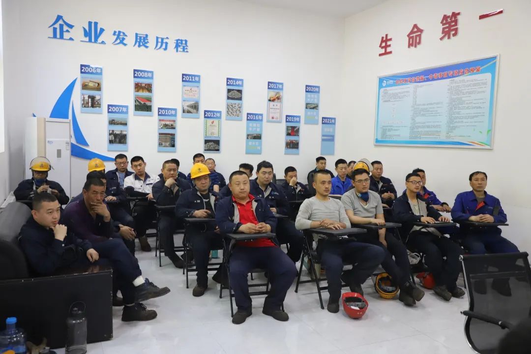 金钛股份开展还蒸车间班长选举(图2)