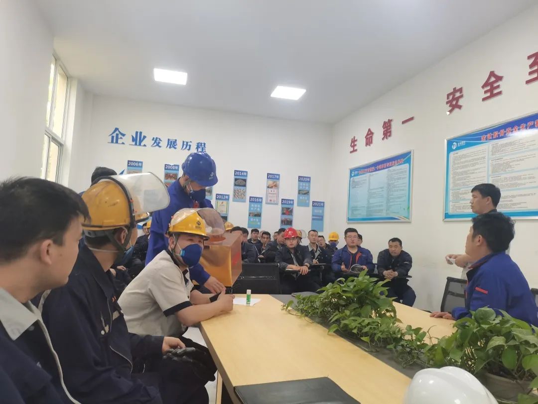 金钛股份开展还蒸车间班长选举(图3)