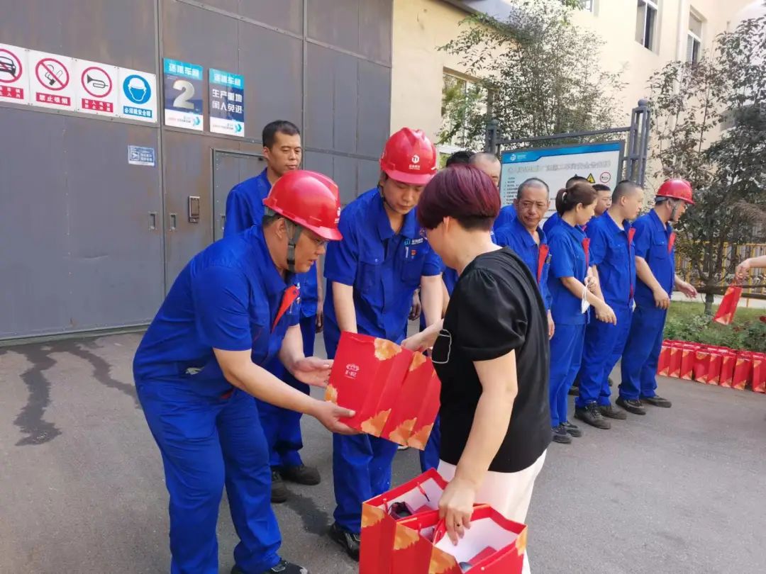 双塔区工会到公司开展“送清凉”慰问(图1)