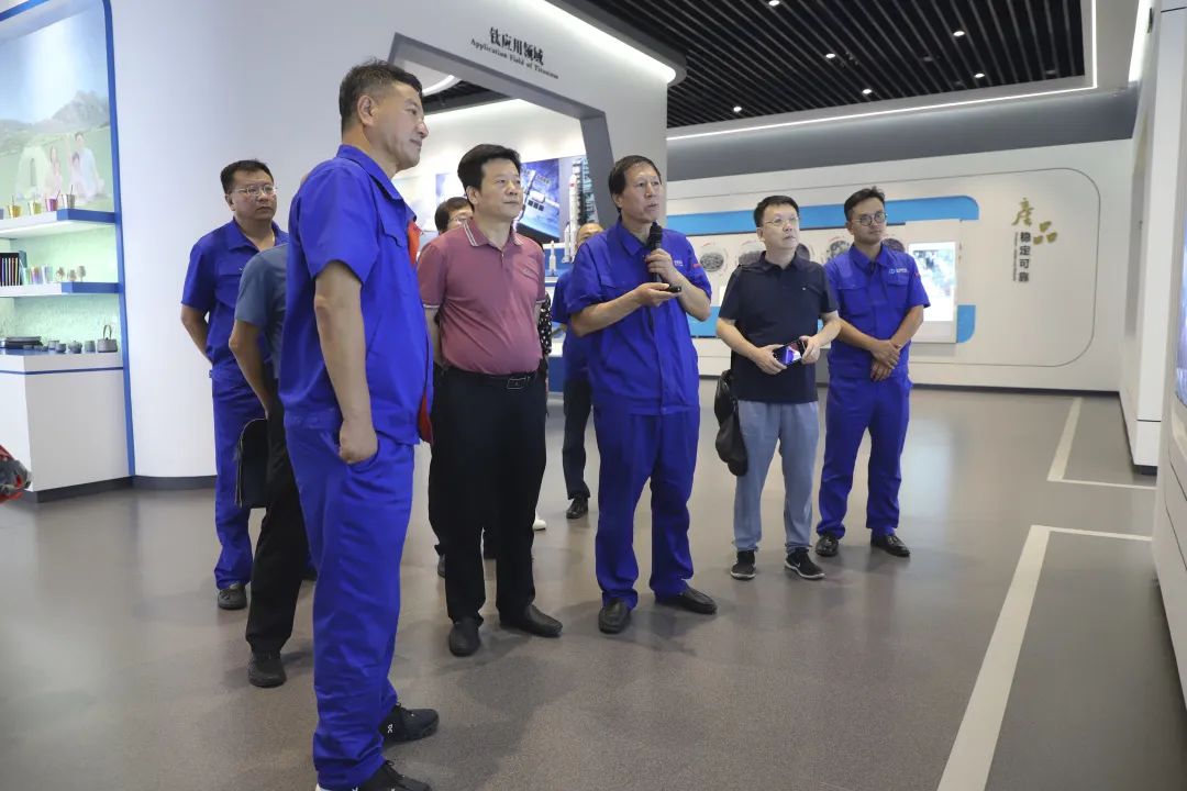 中国有色金属工业协会钛锆铪分会会长王文生到金钛股份调研(图1)