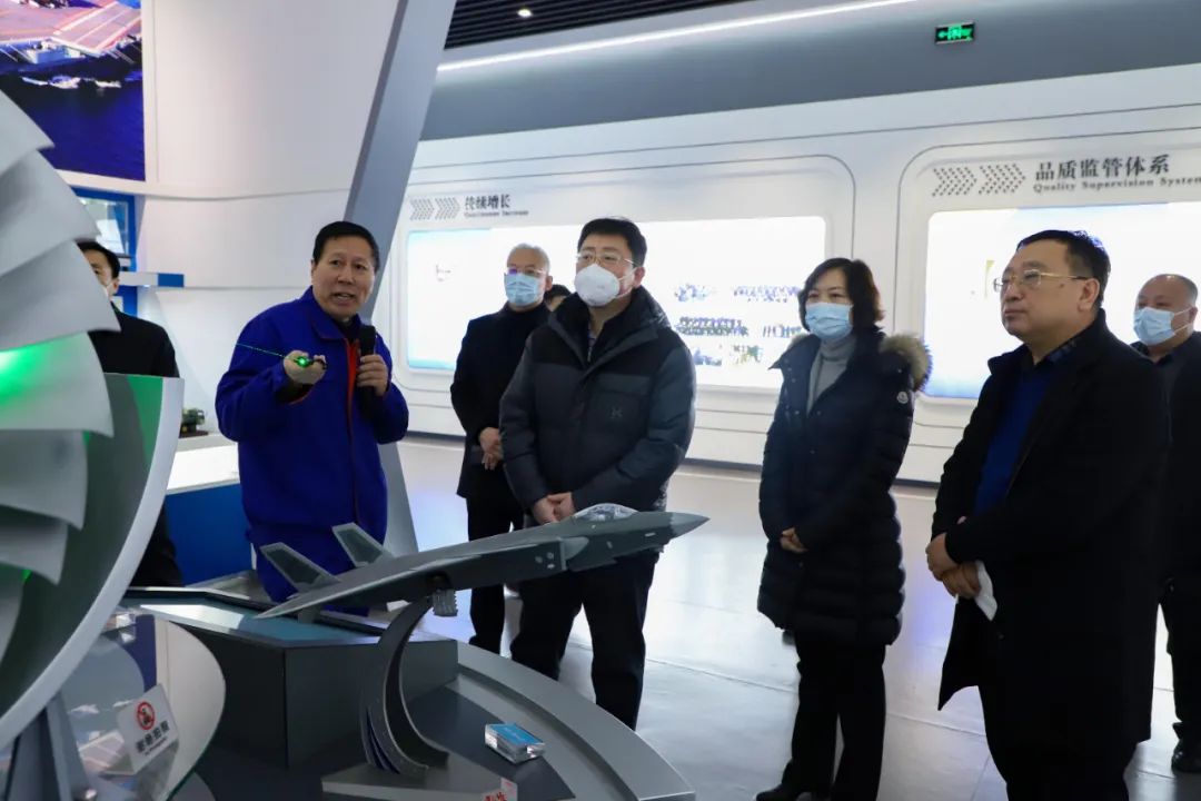 人社部就业促进司副司长运东来莅临金钛股份调研(图1)