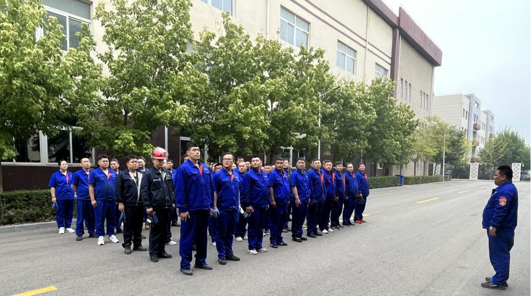 拔河比赛促奋进，凝心聚力向未来(图1)