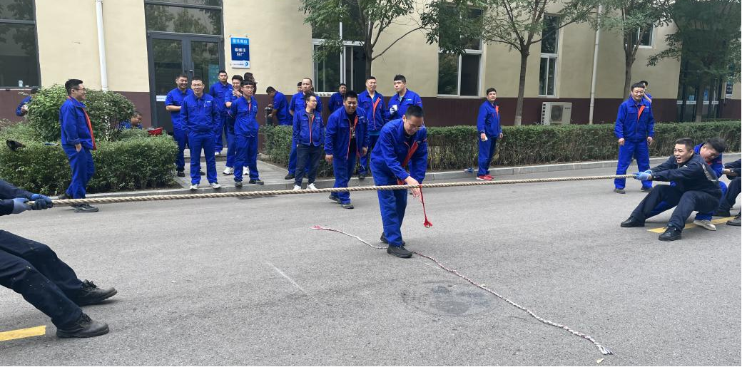 拔河比赛促奋进，凝心聚力向未来(图2)