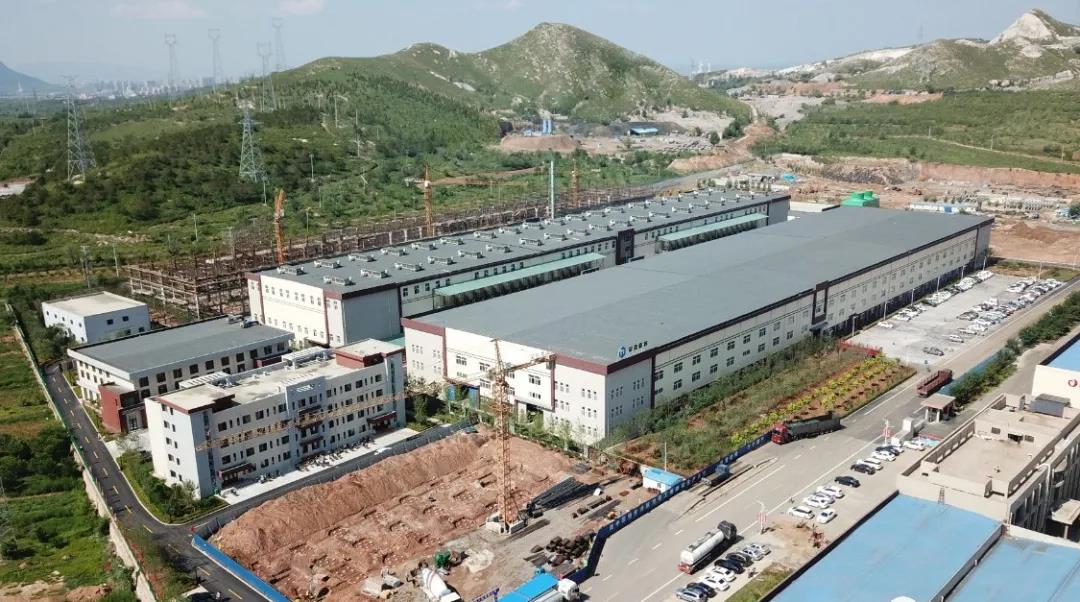 市长谢卫东到金达集团新材料产业园调研(图3) 1-200G3162FV13.jpg