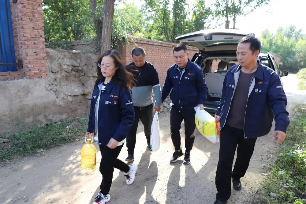 心系员工，情暖中秋(图1)