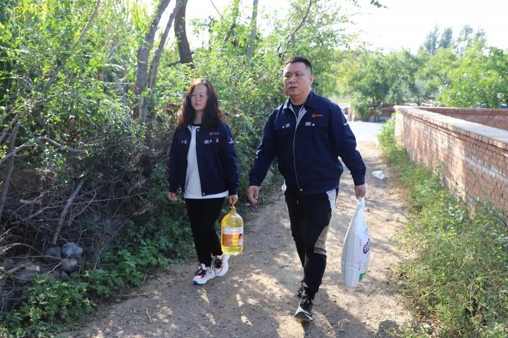 心系员工，情暖中秋(图3)